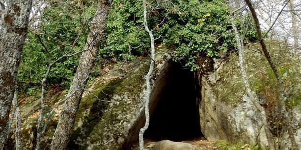 Ruta al bosque de la Herrería. Cueva del Oso