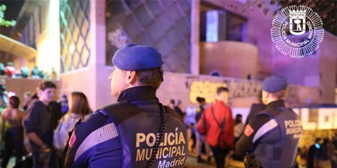 Agentes Tetuán Detenido Fiestas Barrio del Pilar