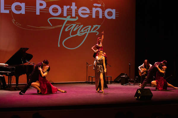 Actuación de tango argentino en Torrejón