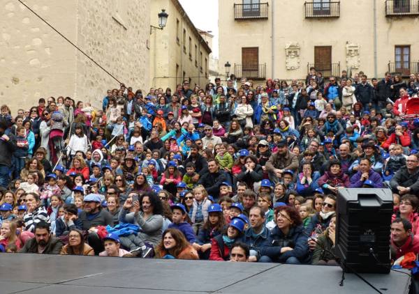 Festival 'Titirimundi' Premio, actuación en Segovia