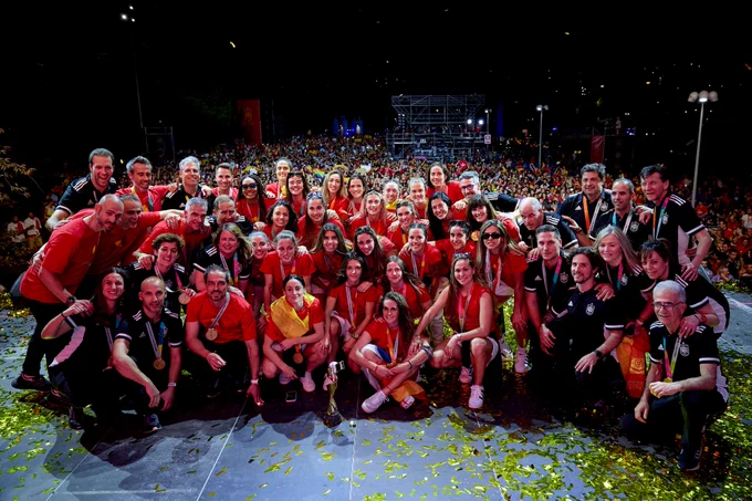 La selección femenina campeona del mundo. Foto: Real Federación Española de Fútbol.