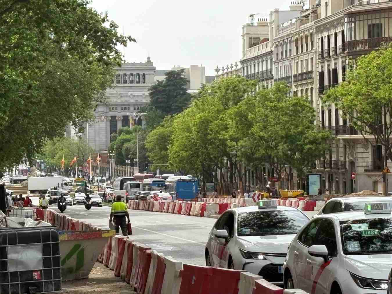 obras calle alcalá aceras