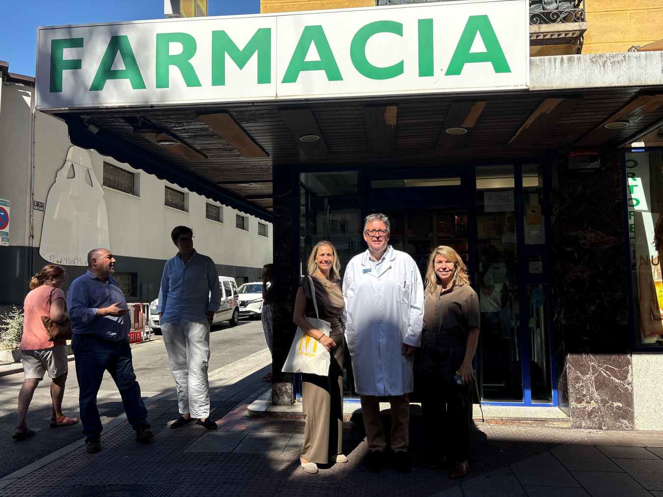 mcdonalds prosperidad marisol, concejala distrito y farmaceutico