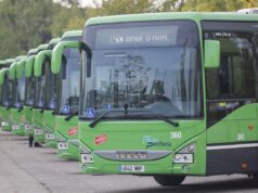 Un autobús gratuito facilita a las mujeres de la Cañada Real el acceso a la sanidad pública autobus cañada real