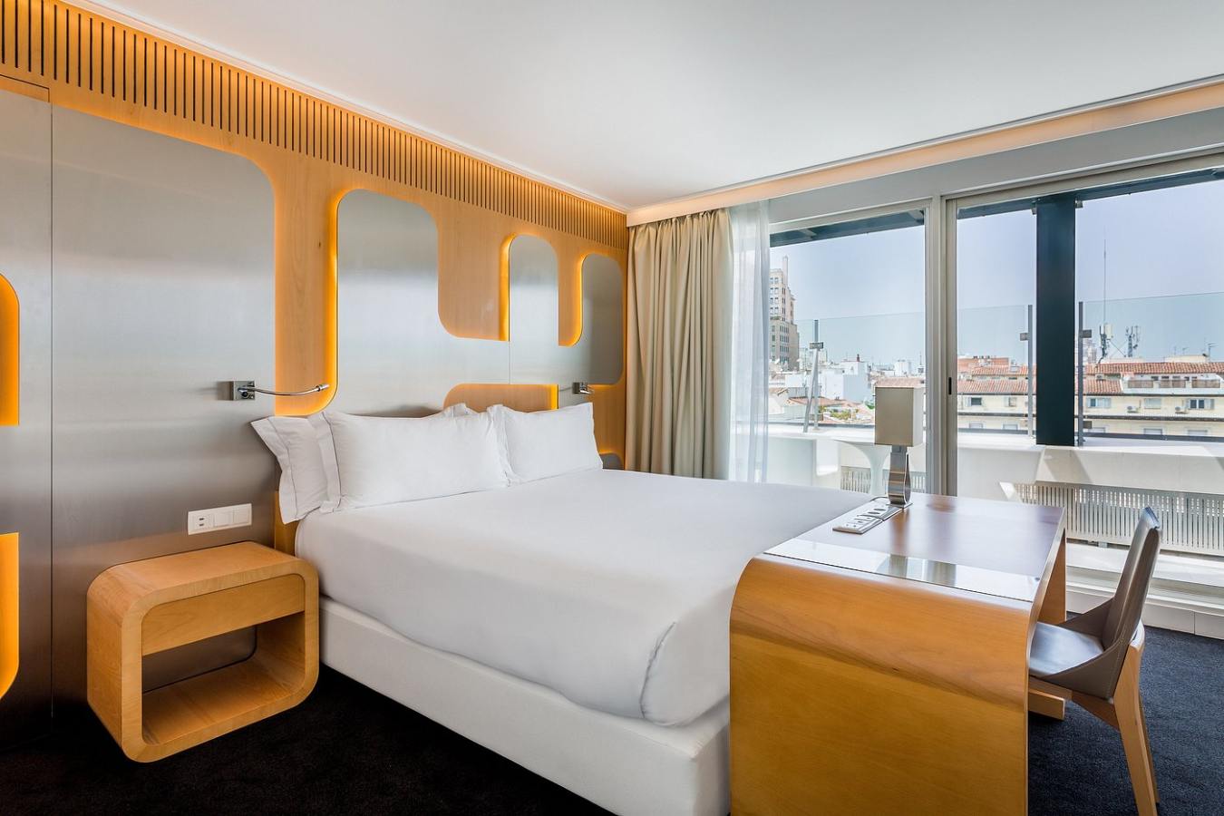 hotel room mate oscar muebles
